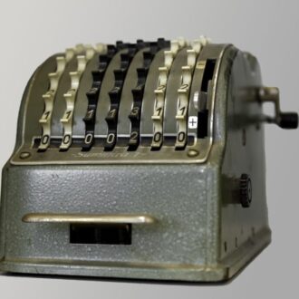 dennis75-calculator-4714765_cut