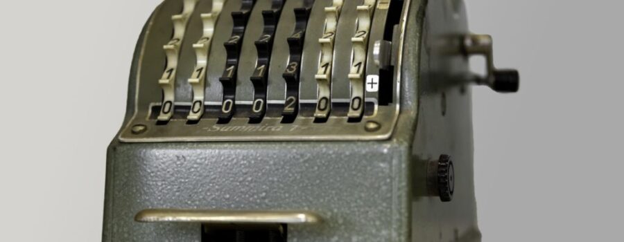 dennis75-calculator-4714765_cut